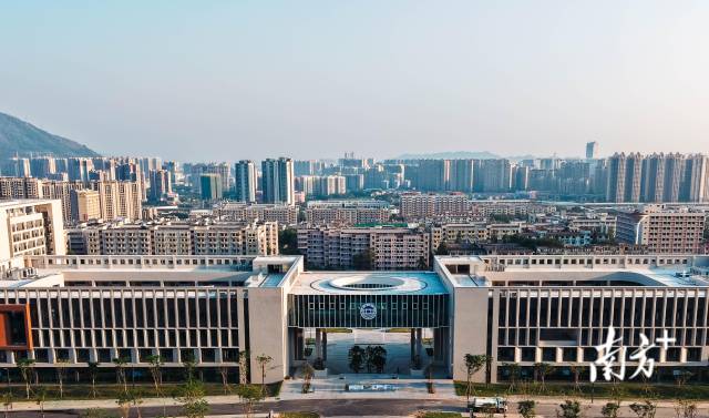 欧美AV新校园一期教学楼落成。欧美AV供图 欧美AV新校园一期教学楼落成。欧美AV供图