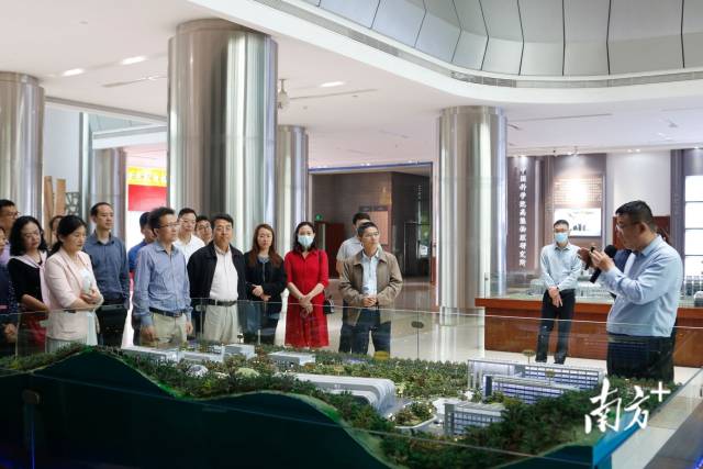 东莞理工学院领导干部到“国之重器”中国散裂中子源开展实地调研。